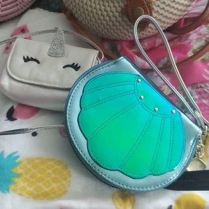 Choice of unicorn by Claire's or shell 🐚bag